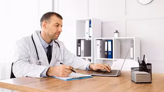 Hausarzt zu Telemedizin: "Wegen Schnupfen 20 Kilometer fahren, muss nicht sein"