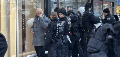 „Blaue und Rote Flecken“ – AfD-Politiker bei Ausschreitung mit Antifa verletzt