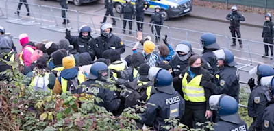 &bdquo;Scheinheilig, selbstgerecht, gewaltt&auml;tig&ldquo; &ndash; Polizeigewerkschaft attackiert linke Demonstranten