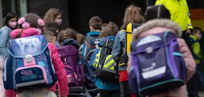 1100 Lehrer schlagen Alarm &ndash; &bdquo;Sch&uuml;ler k&ouml;nnen nicht zuh&ouml;ren, Stifte halten, allein aufs Klo gehen&ldquo;