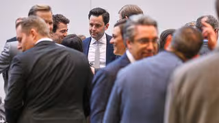 Wackelige Mehrheit f&uuml;r Rentenpaket: Probeabstimmung in Union l&auml;sst Fragen offen