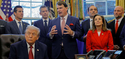 &bdquo;Leute wollen Benziner&ldquo; &ndash; Trump lockert Sprit-Vorgaben