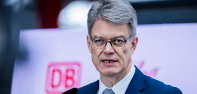 Verkehrsminister Schnieder will Autohersteller zum Einbau von T&uuml;rwarnsystemen verpflichten