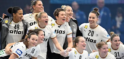 Deutsche Handballerinnen werfen sich gegen Montenegro in WM-Rausch