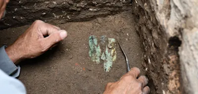 &Uuml;berraschender Fund in &auml;gyptischer Grabst&auml;tte l&uuml;ftet Geheimnis um Sarkophag