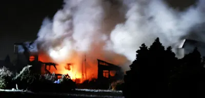 Tsunami-Warnung aufgehoben, &uuml;ber 30 Verletzte und ein Brand