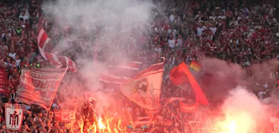 Bayerns Vorstandschef verk&uuml;ndet Fan-Ausschluss in der S&uuml;dkurve