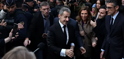 Nummer 320535 &ndash; Sarkozy beschwert sich nach 20 Tagen im Knast &uuml;ber Bett und Essen