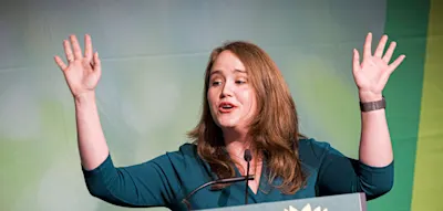 Bis 5 Uhr feiern &ndash; und um 6:30 Uhr im Deutschlandfunk