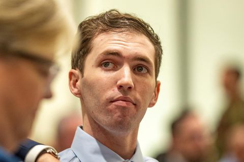 Mutma&szlig;licher Kirk-M&ouml;rder erscheint pers&ouml;nlich vor Gericht &ndash; und schweigt