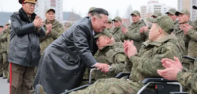 &bdquo;Massenhaftes Heldentum&ldquo; &ndash; Kim Jong-un feiert die R&uuml;ckkehr von Soldaten aus Ukraine-Krieg