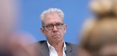 &bdquo;Zehn Euro Praxisgeb&uuml;hr pro Quartal sind zumutbar, das ist der Preis eines D&ouml;ners&ldquo;