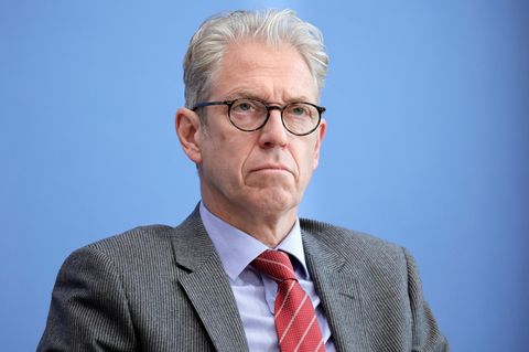 Kassen&auml;rzte-Chef will Praxisgeb&uuml;hr zur&uuml;ck: "Das ist der Preis eines D&ouml;ners"