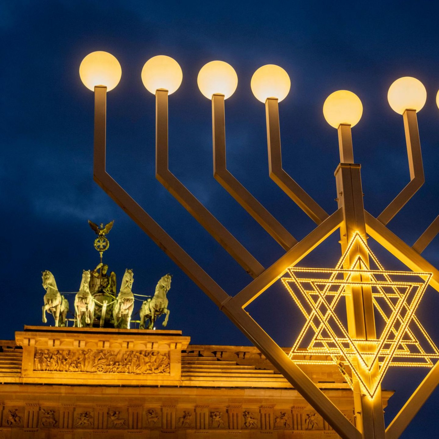 Zu Chanukka k&uuml;ndigt die Berliner Polizei erh&ouml;hte Wachsamkeit an