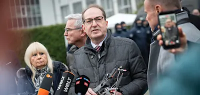 Dobrindt k&uuml;ndigt Aufnahme zweier prominenter Oppositioneller aus Belarus an