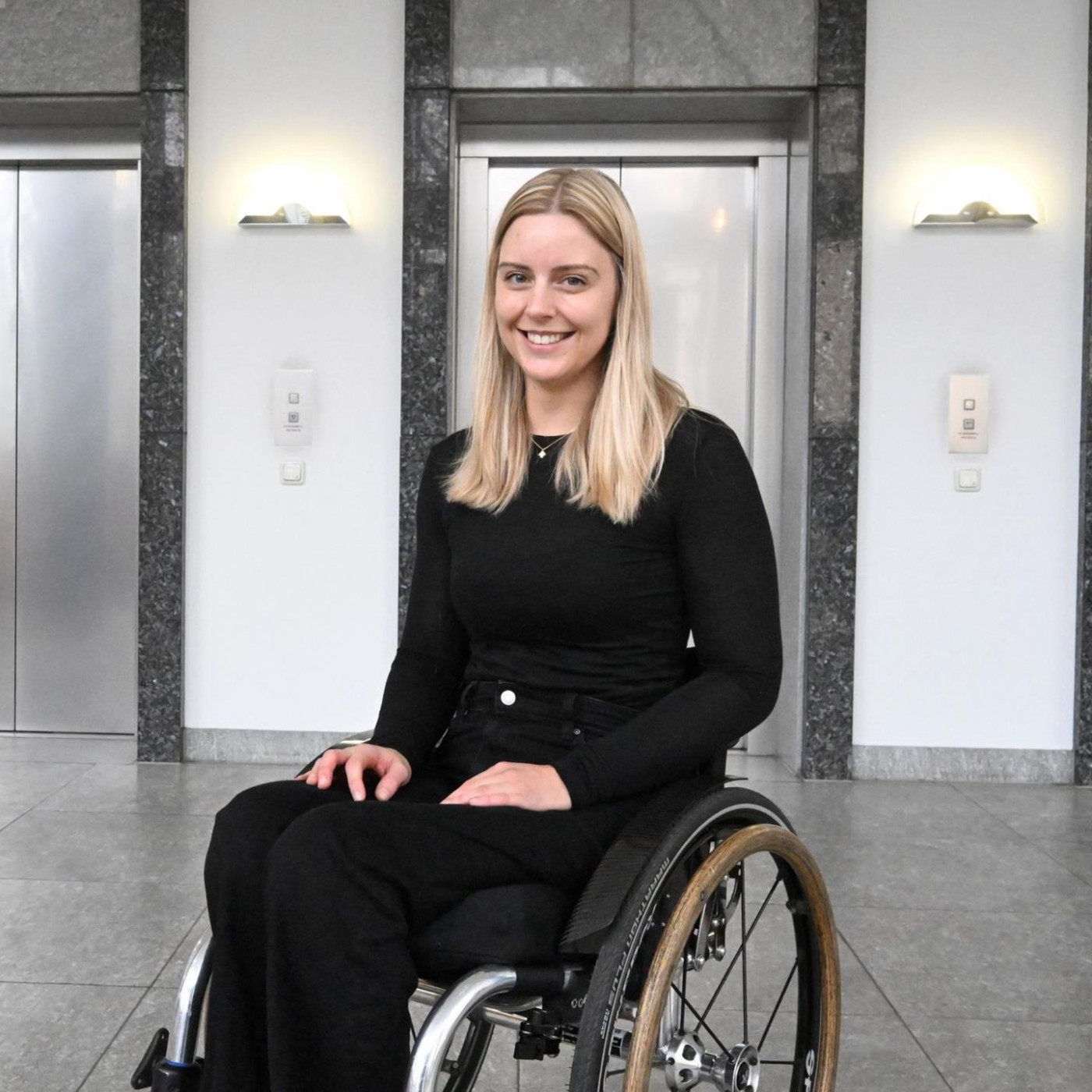 Erste Rollstuhlfahrerin reist ins All