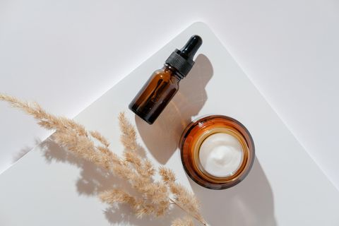 So erkennen Sie Cremes, Shampoo und Co. ohne tierische Inhaltsstoffe