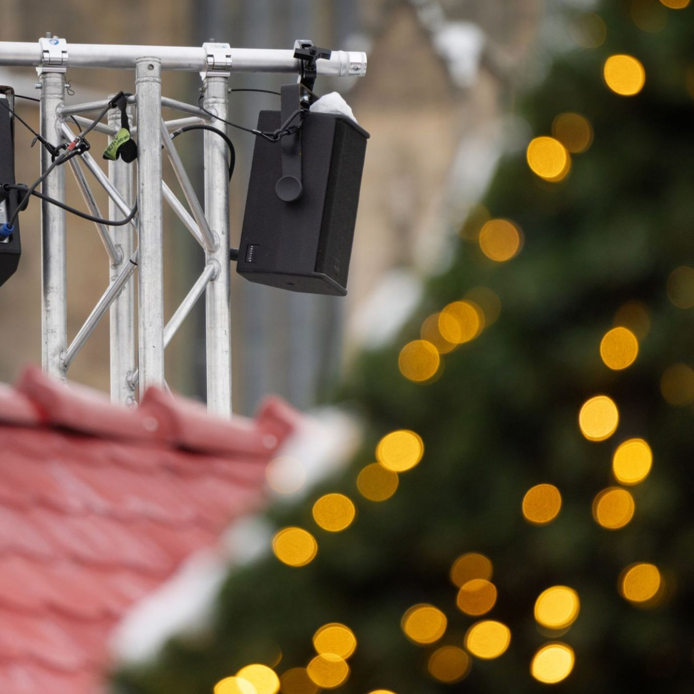 Neonazi-Lieder auf Weihnachtsmarkt - Verd&auml;chtiger ermittelt