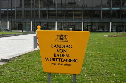 Verfassungsgericht untersagt AfD, Landtagstunnel zu benutzen