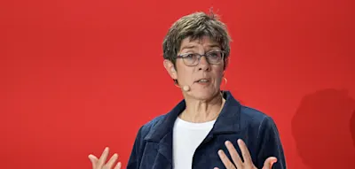 Niederlage f&uuml;r Merz &ndash; Kramp-Karrenbauer zur Chefin der Adenauer-Stiftung gew&auml;hlt