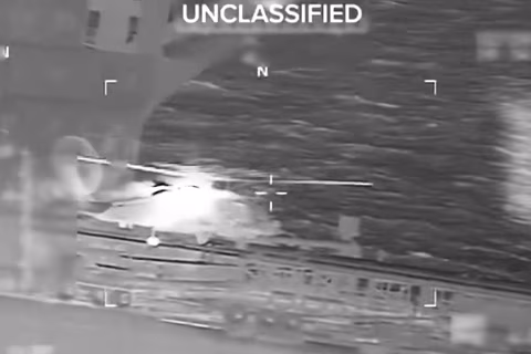 Video zeigt, wie US-Soldaten erneut &Ouml;l-Tanker vor Venezuela entern