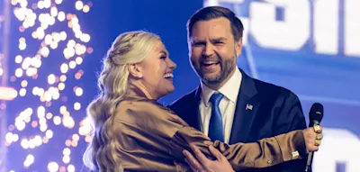 Kirk-Wittwe unterst&uuml;tzt Vance 2028 &ndash; f&uuml;hrende MAGA-K&ouml;pfe beschimpfen sich