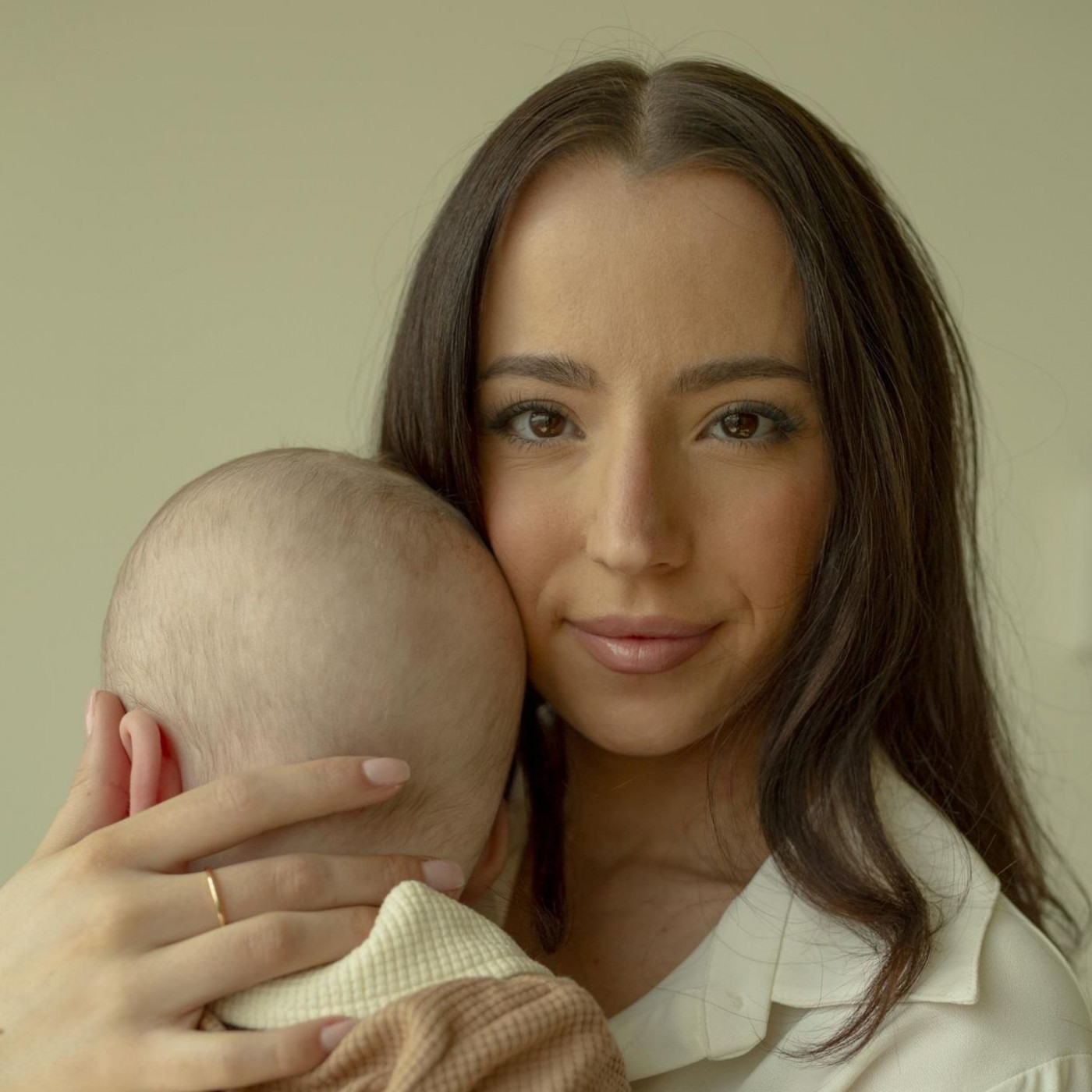 Sie gebar ein Kind von Elon Musk. Damit begann ihr Albtraum