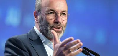 Weber schlie&szlig;t gemeinsame Abstimmungen mit Rechtsradikalen im EU-Parlament nicht aus