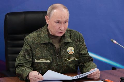 Interesse an Abzug "gleich null" &ndash; Putin erteilt Friedenspl&auml;nen Absage