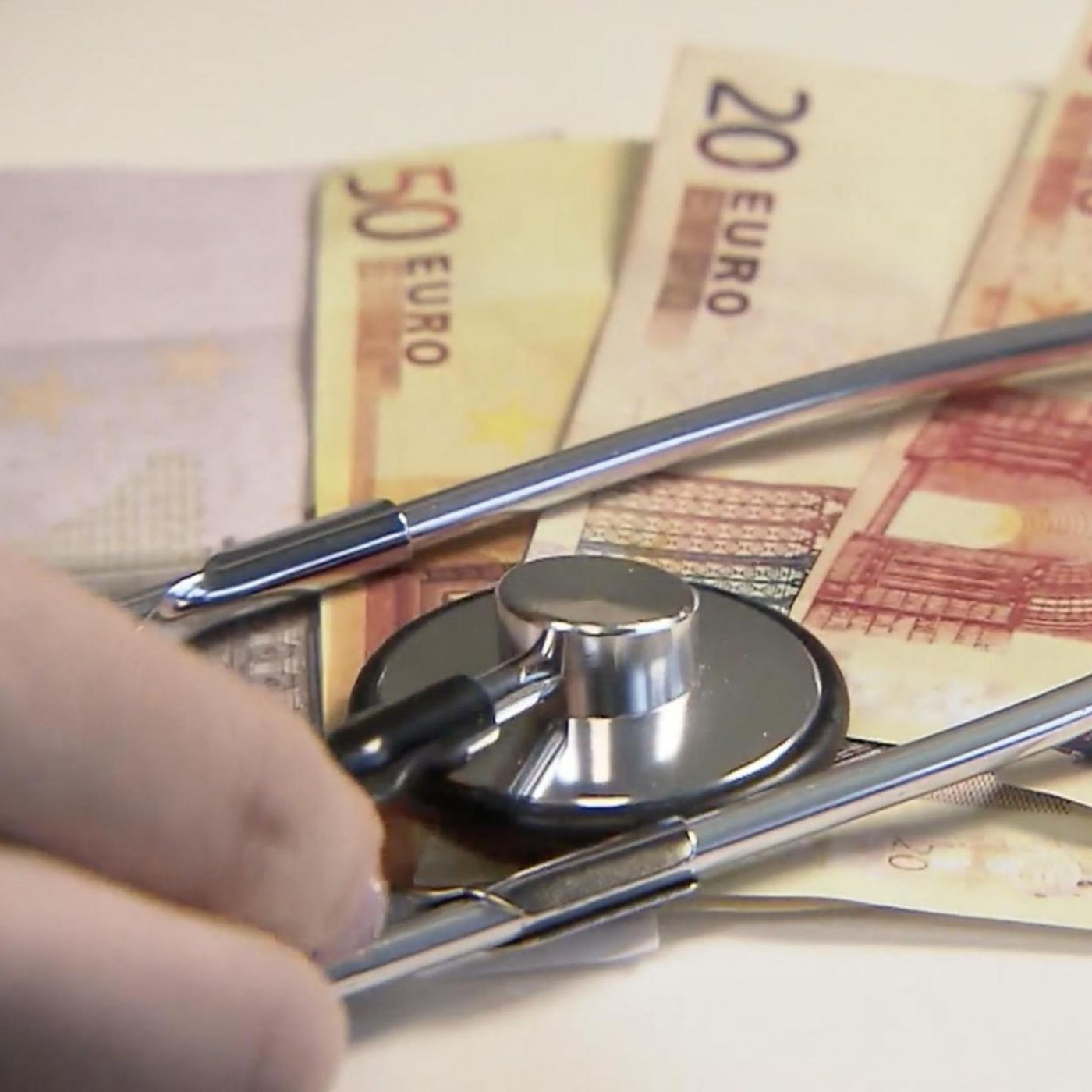 "Unsolidarisch" &ndash; Forderung nach Patienten-Geb&uuml;hr entfacht Diskussion