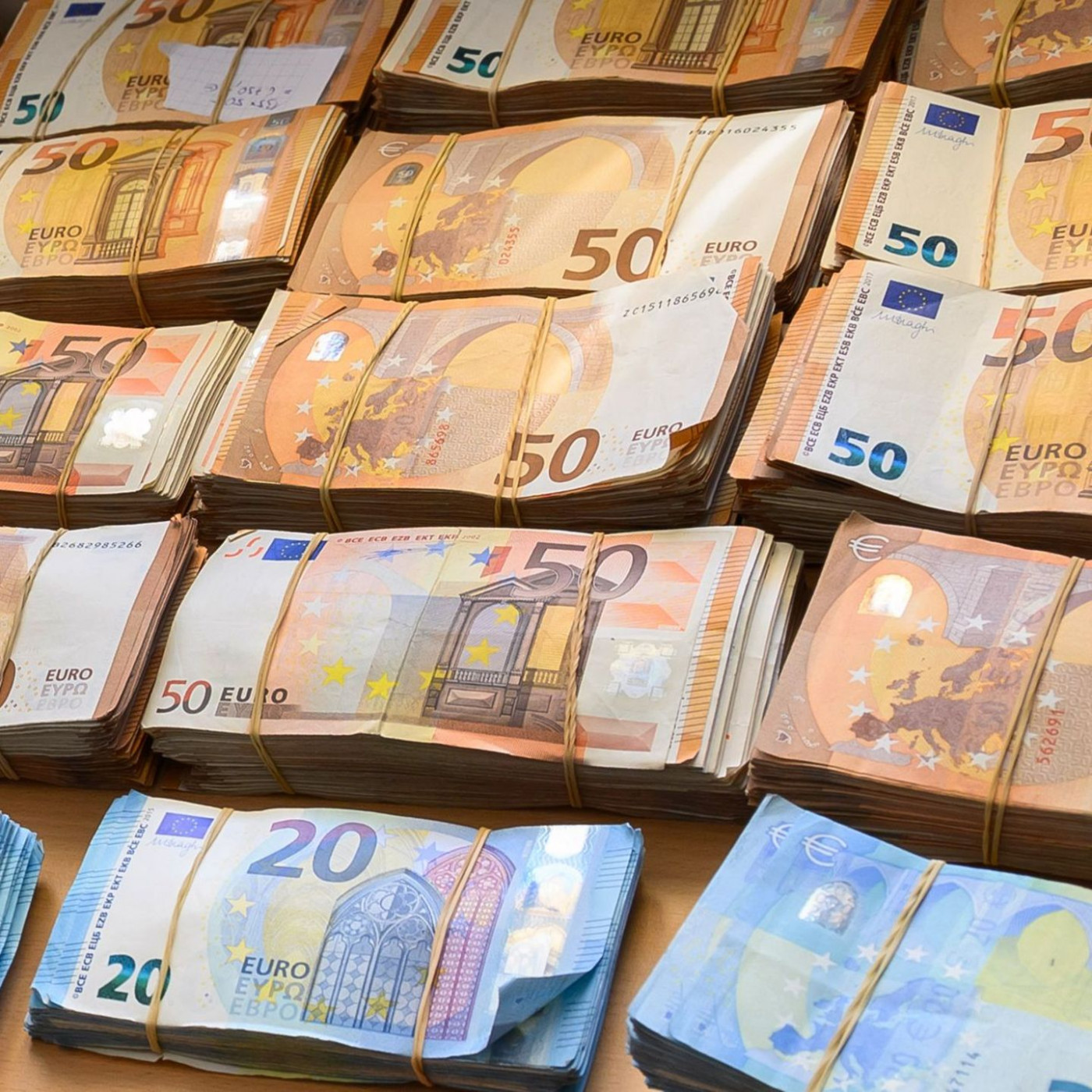 Union sahnt bei Parteispenden ab - SPD hat das Nachsehen