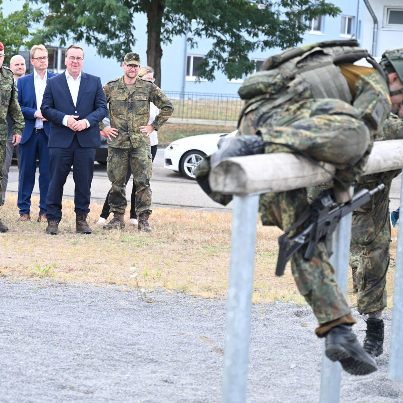 Pistorius und Breuer: Wehrdienst jetzt zum Erfolg f&uuml;hren