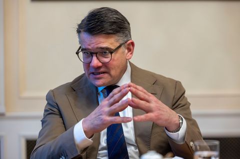 Rhein schlie&szlig;t Zusammenarbeit mit AfD in Kommunen aus