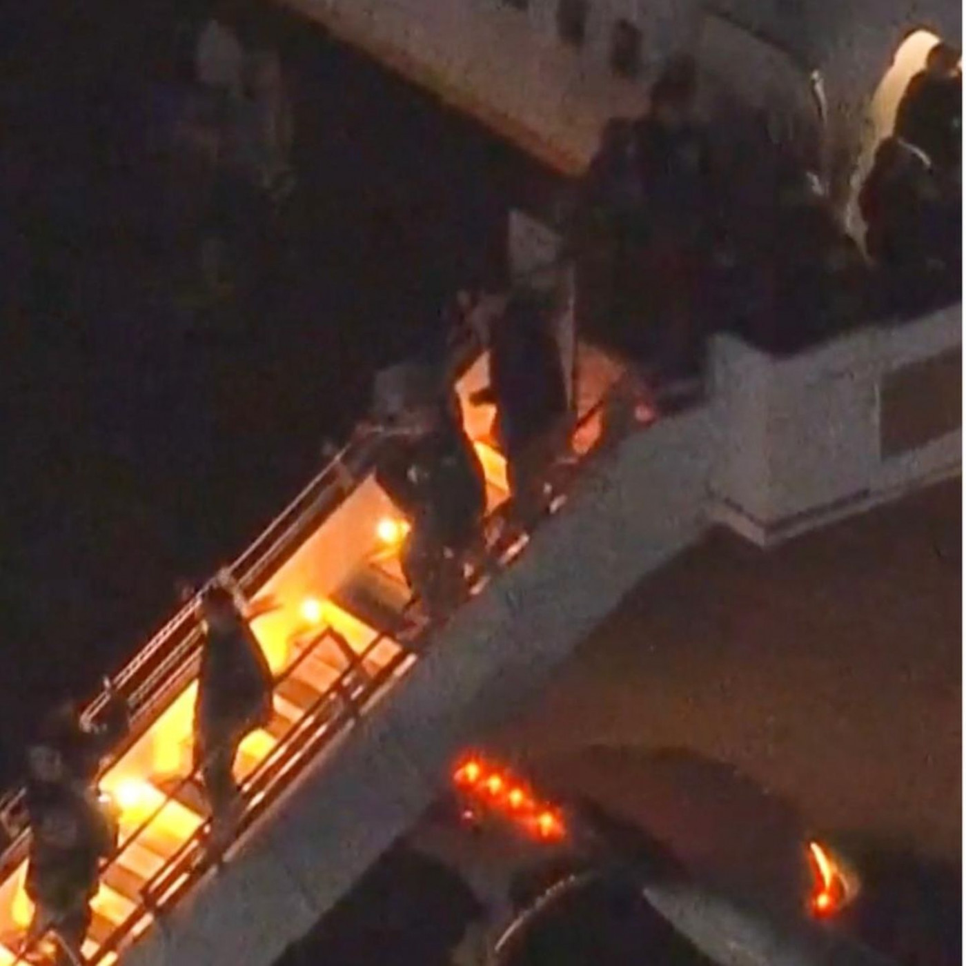 Trump sinniert &uuml;ber Venezuelas Zukunft &ndash; Maduro in Handschellen gezeigt