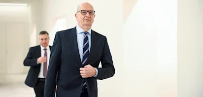 Woidke k&uuml;ndigt Koalition mit BSW auf &ndash; Minister bleiben vorerst im Amt