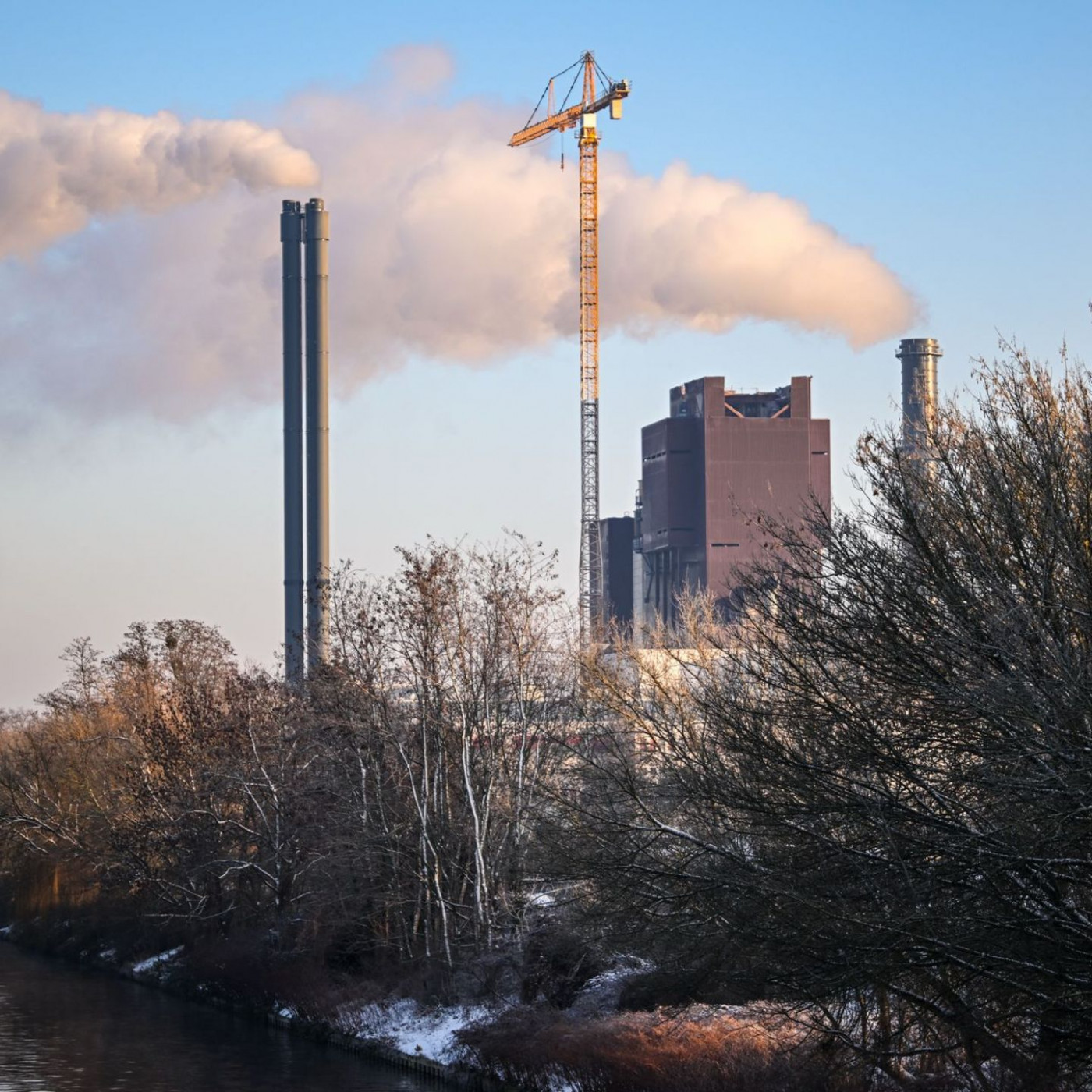Nach Brandanschlag in Berlin soll wieder Strom flie&szlig;en