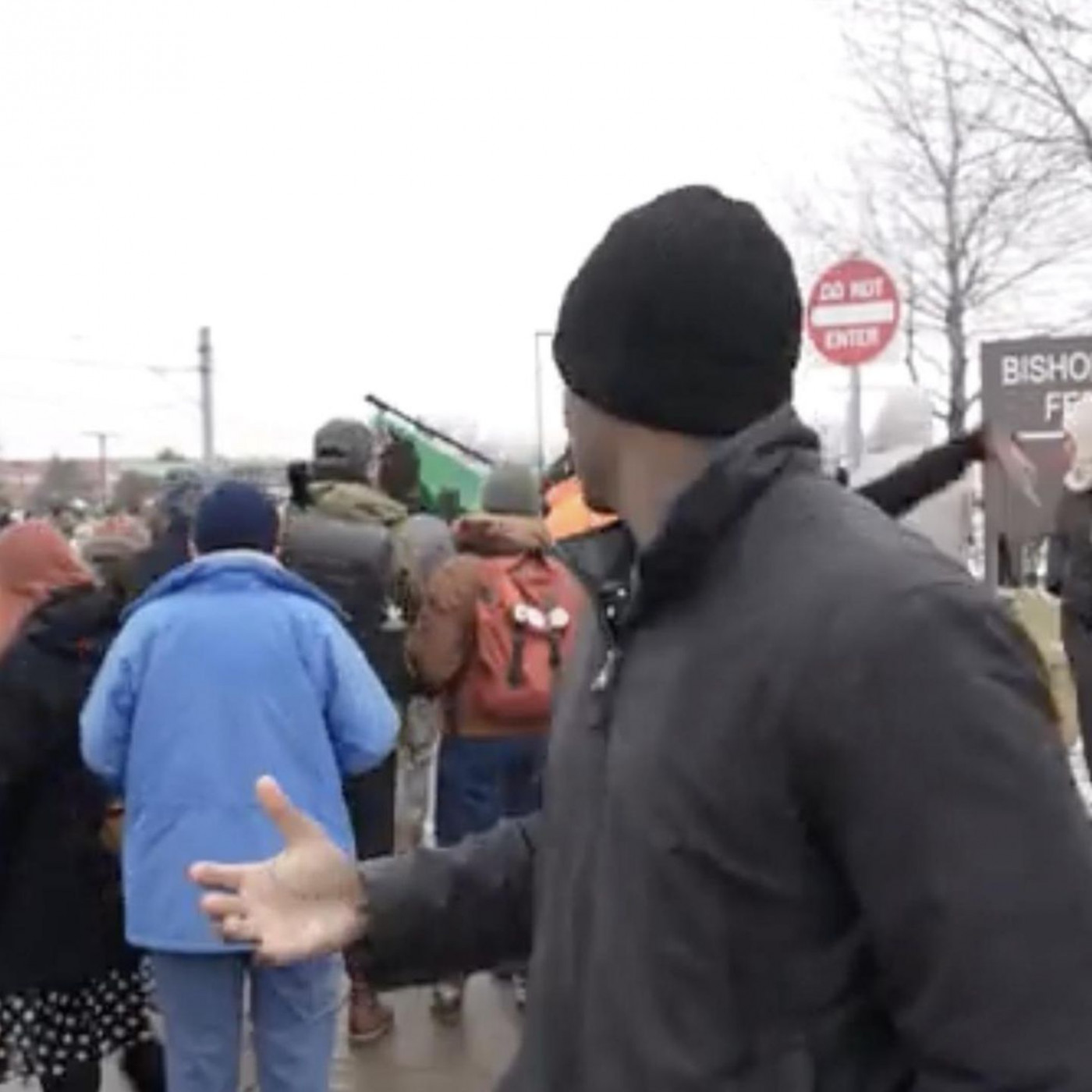 Protest gegen ICE ger&auml;t au&szlig;er Kontrolle &ndash; US-Reporter muss fliehen