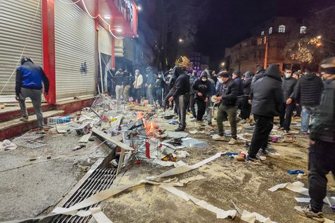 "Wie Krieg": Proteste im Iran spitzen sich zu