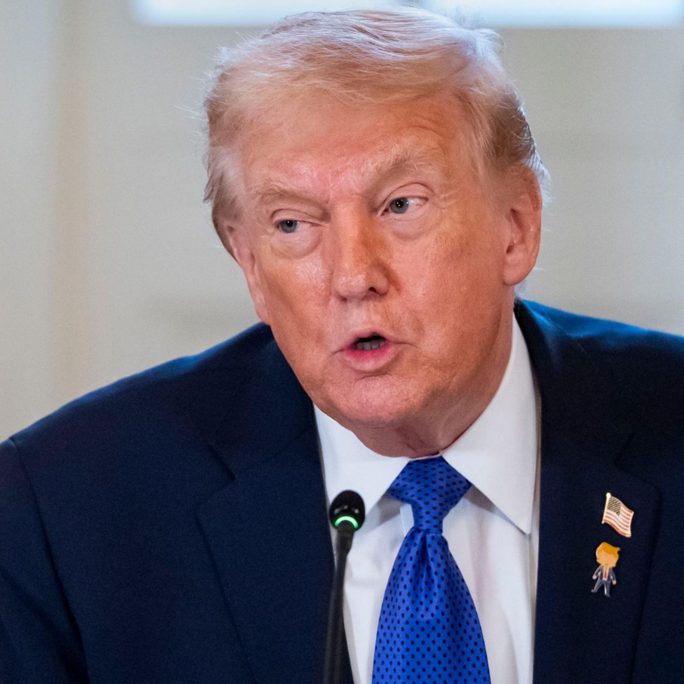 Donald Trump tr&auml;gt sich selbst als Anstecker