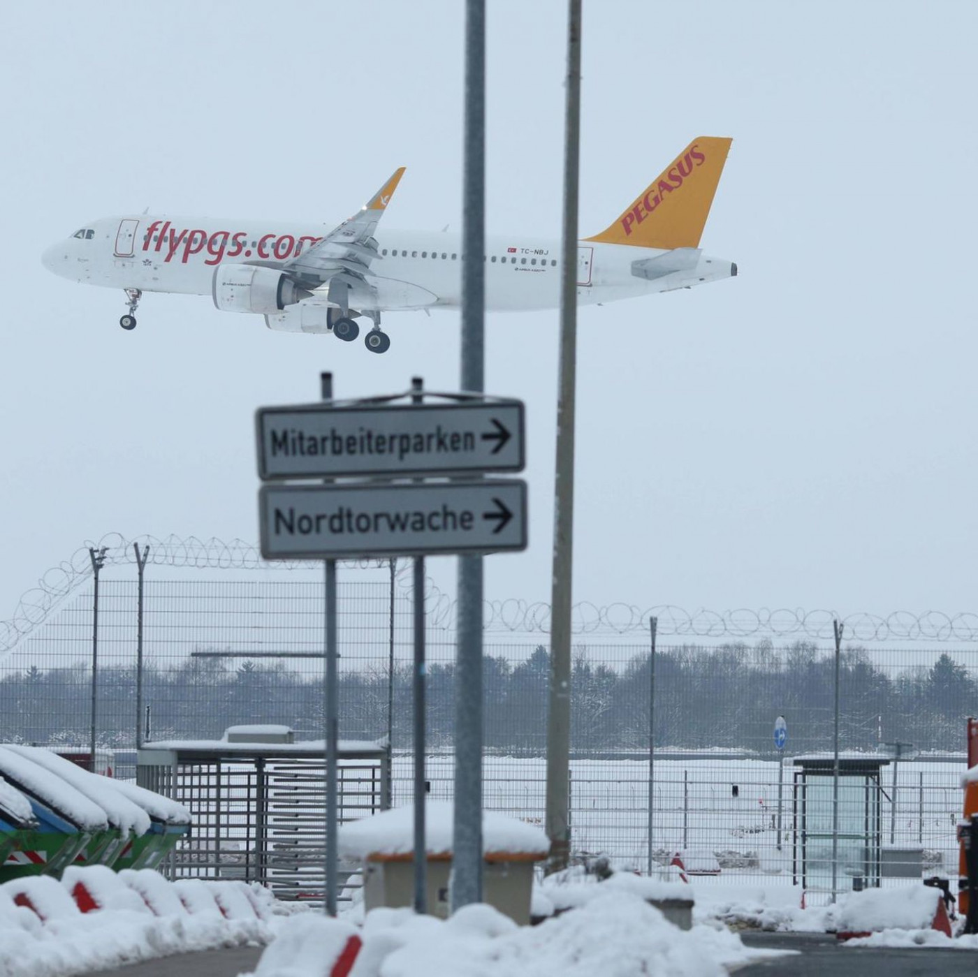 Bahn stellt Fernverkehr ein, doch Flugzeuge fliegen weiter &ndash;&nbsp;warum?