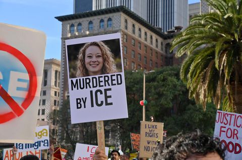 Zehntausende protestieren gegen ICE: "Niemand hindert die Trump-Regierung"