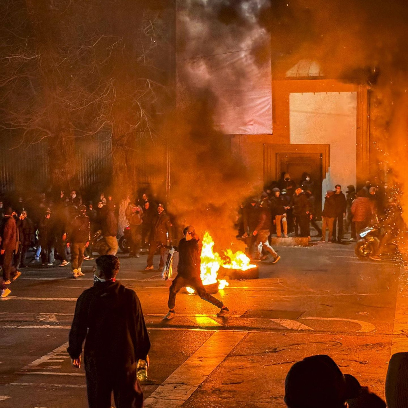 Fast 500 Demonstranten im Iran get&ouml;tet &ndash; Trump erw&auml;gt Milit&auml;rschl&auml;ge