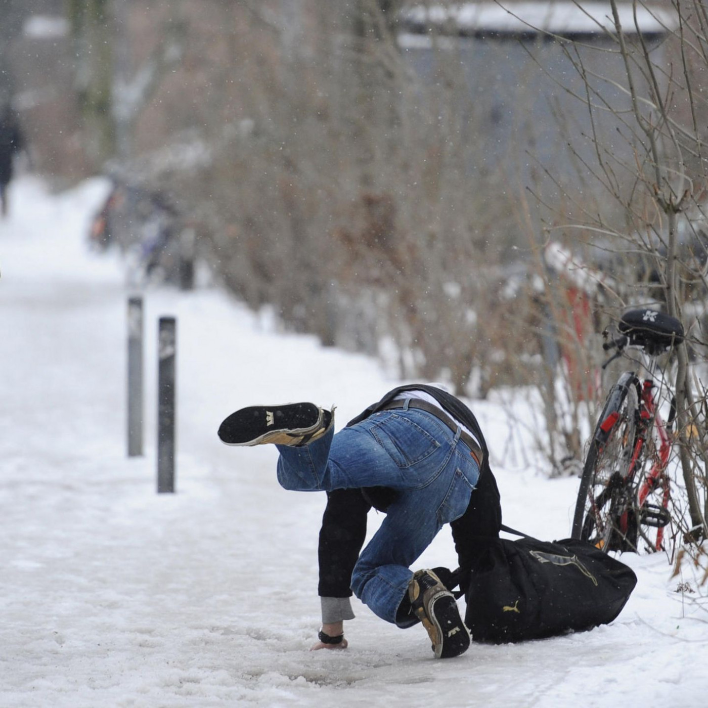 Glatteis in Deutschland: Mit diesen Tricks vermeiden Sie &uuml;ble Ausrutscher