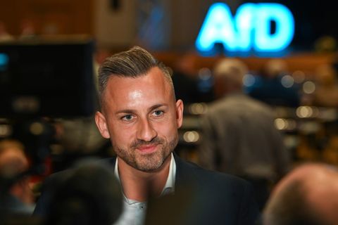 Die gro&szlig;e Schlammschlacht: Verspielt die AfD ihren Vorsprung?