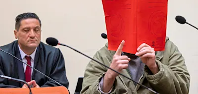 Zeigefingergeste und Schweigen &ndash; der Auftritt des Attent&auml;ters Farhad N.