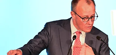 Merz kritisiert Fehltage wegen Krankheit, Linke f&uuml;hrt &bdquo;krankmachende Arbeitsbedingungen&ldquo; an