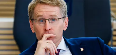 Mindestalter 16 f&uuml;r soziale Medien? G&uuml;nther-Vorsto&szlig; nimmt in CDU Fahrt auf