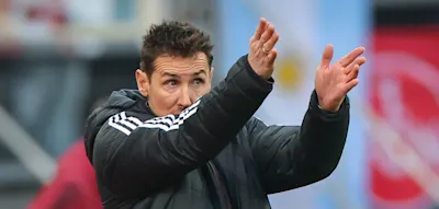 Irre Schlussphase &ndash; Klose fliegt runter, seine Mannschaft dreht auf