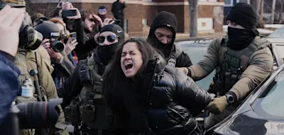 Richter schr&auml;nkt Trumps ICE-Eins&auml;tze ein &ndash; kein Tr&auml;nengas gegen Demonstranten