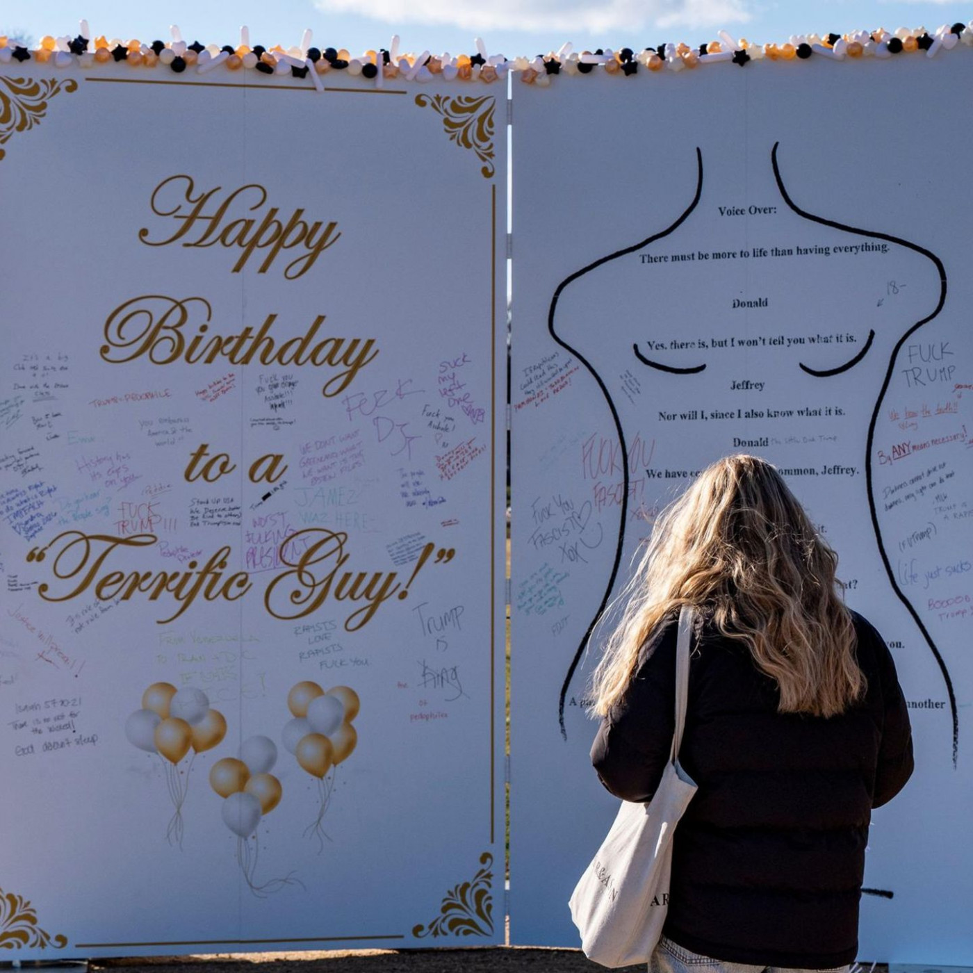 Trumps Geburtstagsgr&uuml;&szlig;e an Epstein als Kunstinstallation in Washington